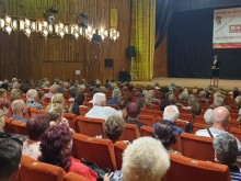 Огромна група общественици, интелектуалци и спортисти в Ямбол застанаха зад Нинова