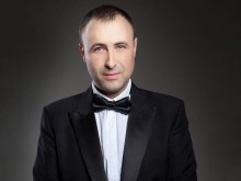 Руслан Мъйнов представя любими руски песни на Античния театър тази вечер