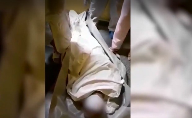 Нова ТВ
Болничен абсурд в Ямбол Санитари пренасят болни хора в