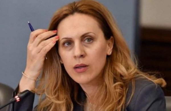 Мариана Николова