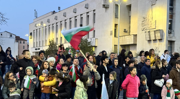 В Пловдив: Тържествената заря-проверка - кулминацията на честванията на Трети март