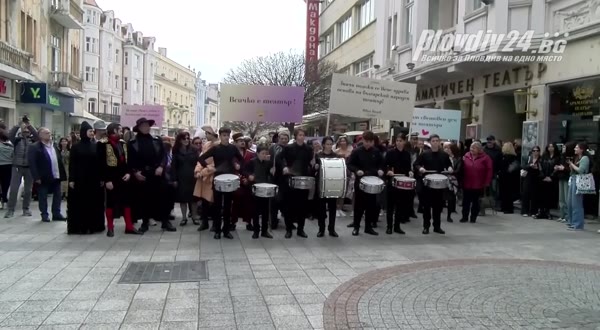 Министър и кмет откриха най-новия площад в Пловдив