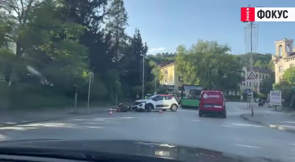 Кола и мотор се удариха в центъра на Търново