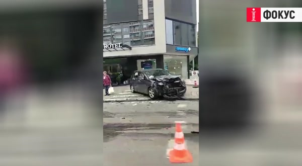Две коли са неузнаваеми след катастрофа в Стара Загора