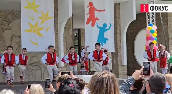 Над 1 300 певци и танцьори от няколко държави превзеха Благоевград с голям детски фестивал