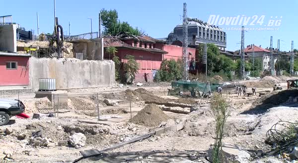 Масивна голяма сграда откриха под съборения Бетонен мост в Пловдив