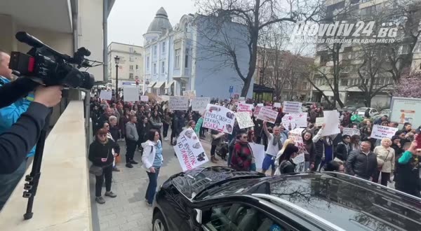 Стотици се събраха на протест в Пловдив срещу насилието над животни