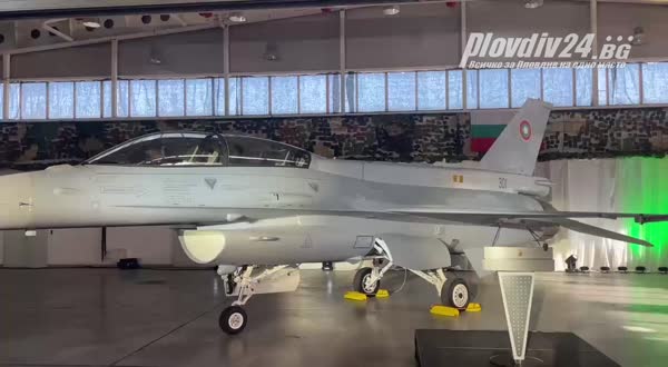 Посрещат официално първия F-16 Block 70
