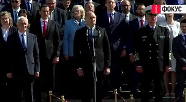 Президентът: Самозвани експерти се опитаха да обвинят в държавна измяна хората с пагони