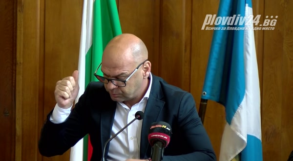 След заплахата за протести и оставка, кметът: Таксата за строително разрешение остава 12 лв.