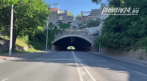 Много полиция в Пловдив, движението е спряно, чуват се линейки