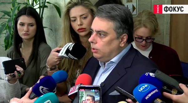 Асен Василев: Икономическите съветници на президента ще го напуснат заради прочита му за еврото