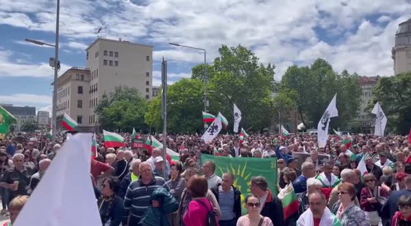 Протест срещу еврото блокира "триъгълника на властта"