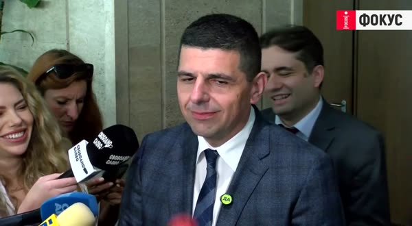 Ивайло Мирчев: Приказките на Бойко Борисов за операция "Барбароса" илюстрират комплексите и страховете му