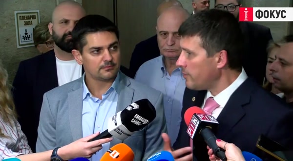 Ивелин Михайлов: Постигнахме първоначално съгласие с ПП да подпишем взаимно вотовете си на недоверие