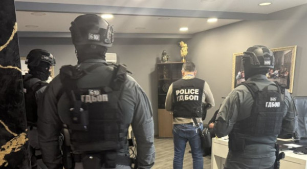 ����� �������� 18 ���� �� �������, ���������, ������� �� ������ � ����������