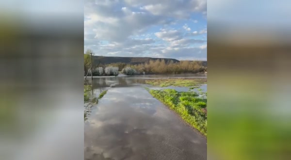 Янтра е покачила нивото си с близо метър само за денонощие на някои места