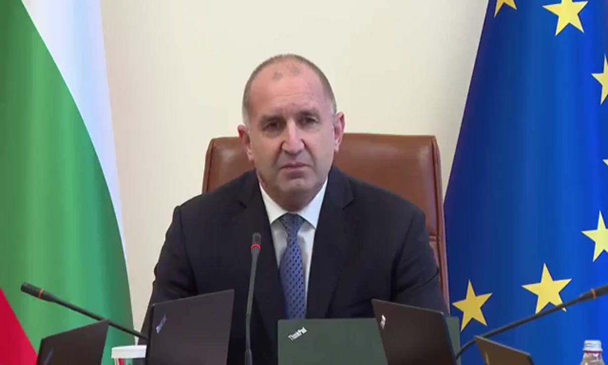 "Критичното състояние на редица сектори изисква ясни приоритети": Кабинетът "Радев" на първо редовно заседание