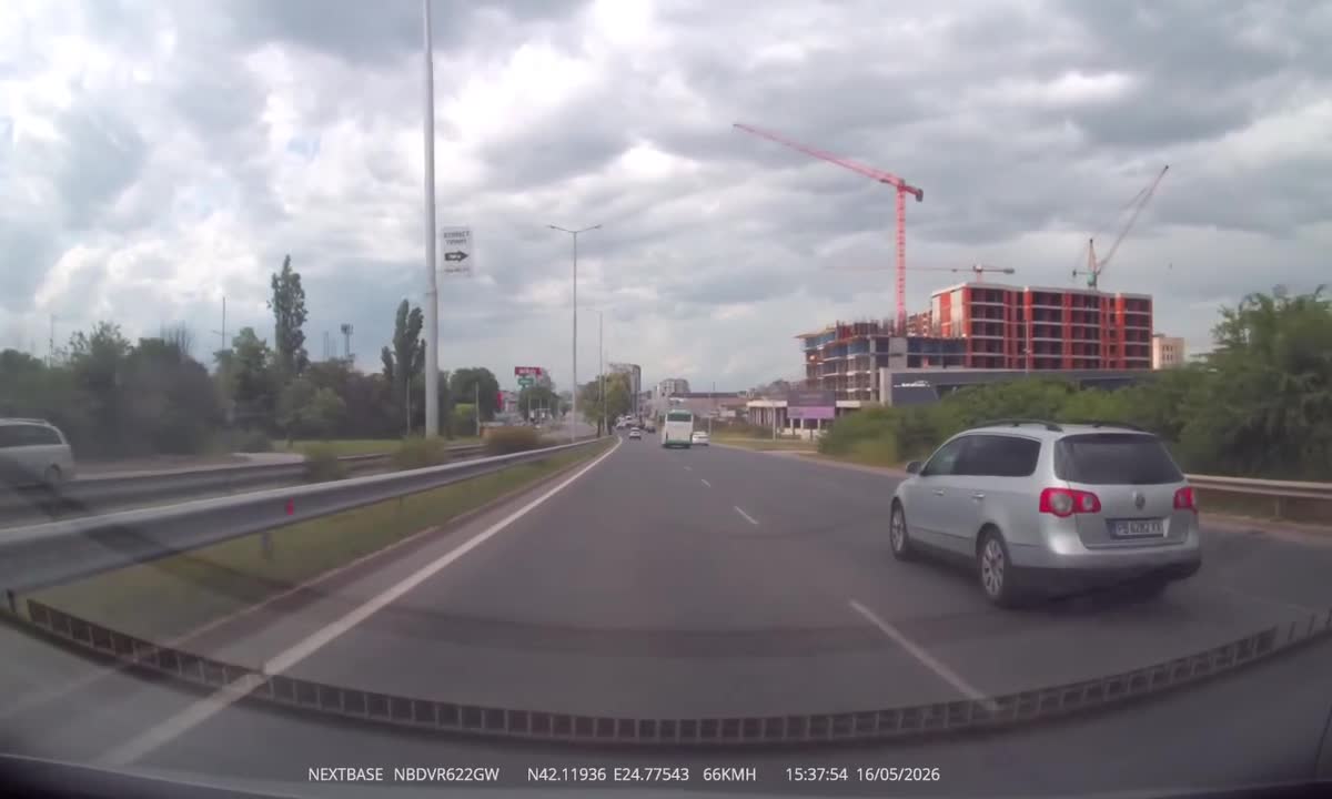 Клип от Пловдив запали мрежата и раздели хората на две