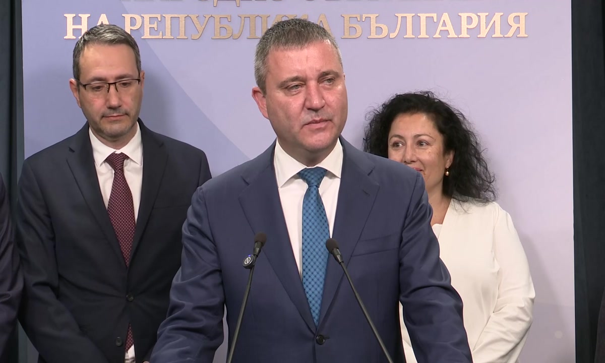 Петър Москов иска промени в Конституцията с помощта на ГЕРБ-СДС