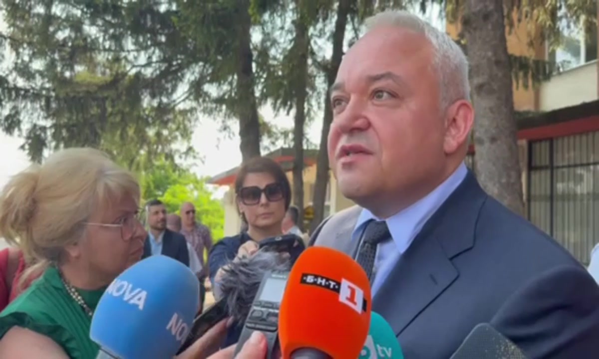 След акцията във варненския район "Приморски": Арестувани са 25 човека, петима от тях са общински служители