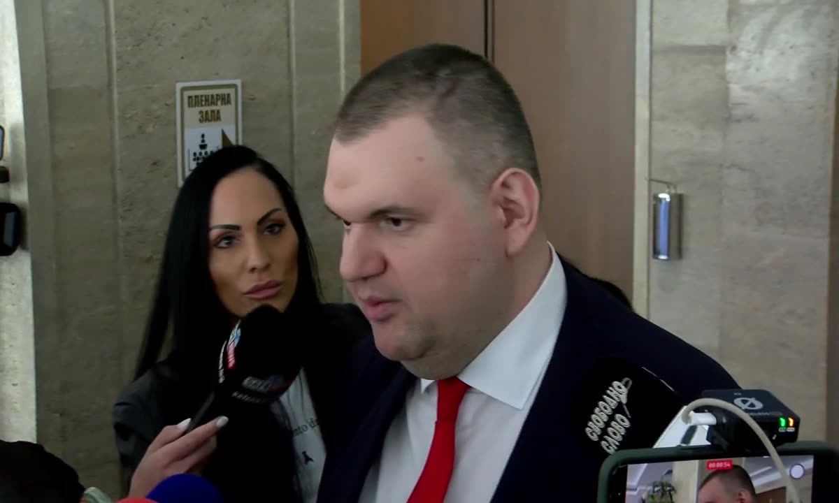 Делян Пеевски: Полетите ми са платени от мен и семейството ми