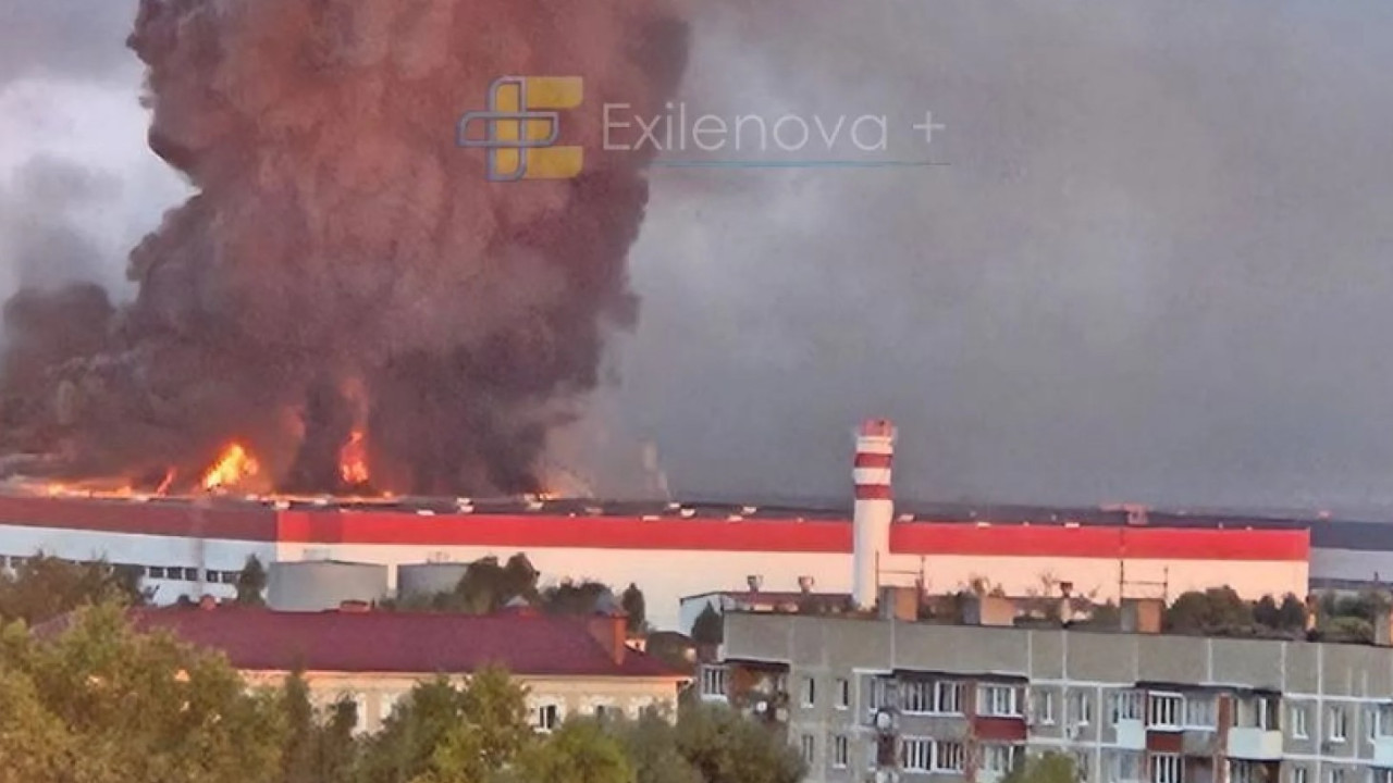 Над 400 дрона полетяха към Московска област, ударени са логистичен център на Wildberries и петролно депо