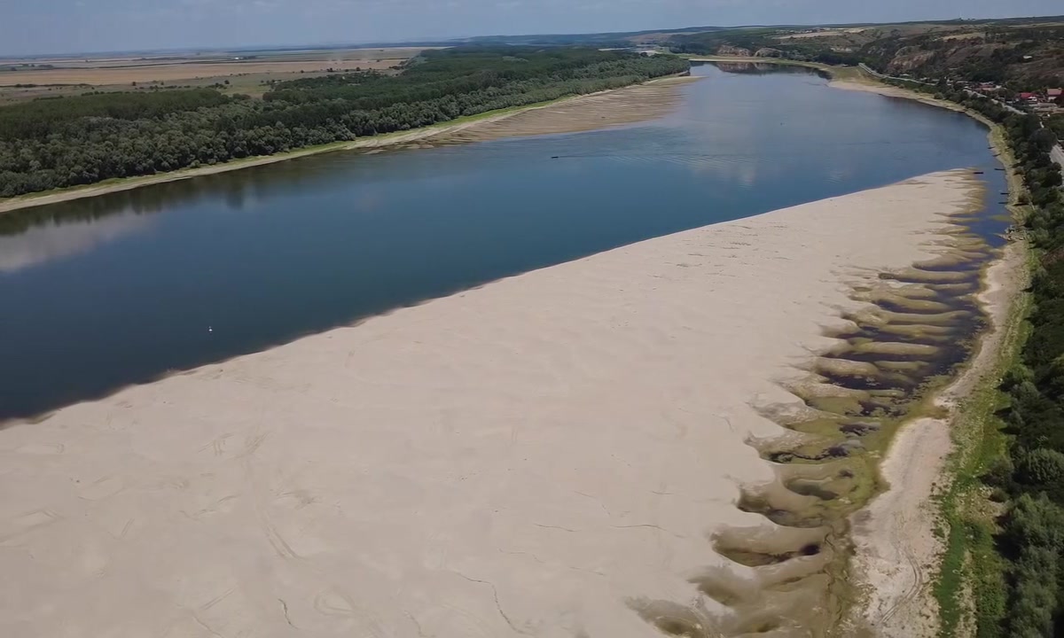 Рекордно ниският Дунав поставя под риск АЕЦ в Унгария и Румъния