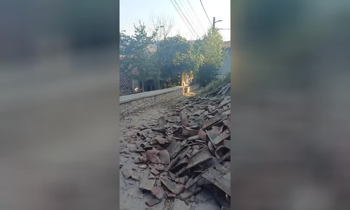 Стара къща се срути във Велико Търново