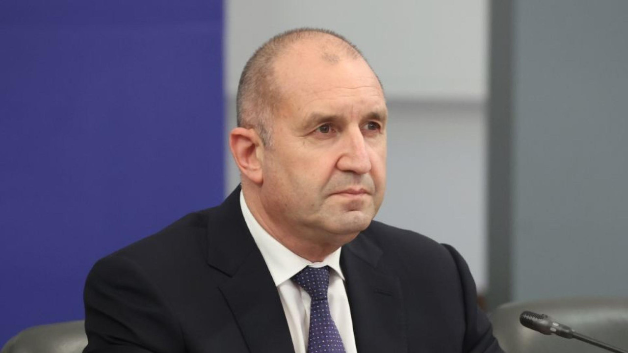 От "никакви данъци" до данъчен потоп за седмица – ето какво направи Радев