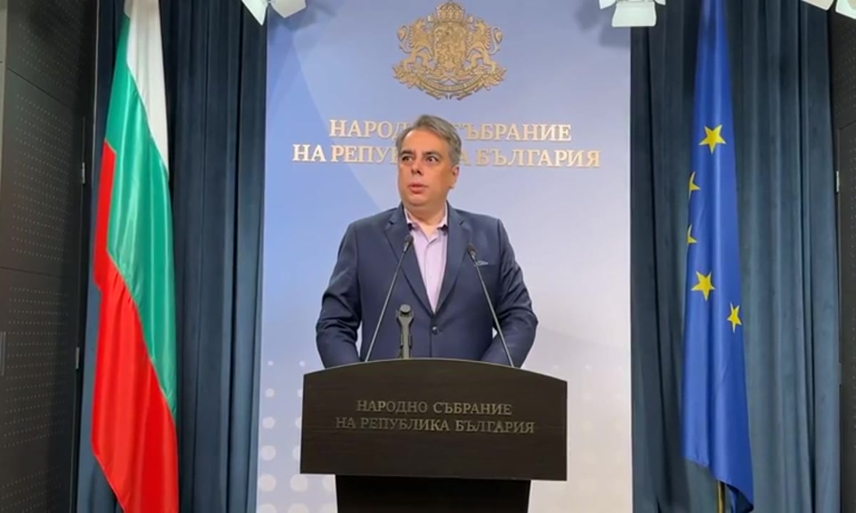 Асен Василев за потъналите кораби: Въпреки удвоения бюджет за армията, няма адекватна защита на българските граждани