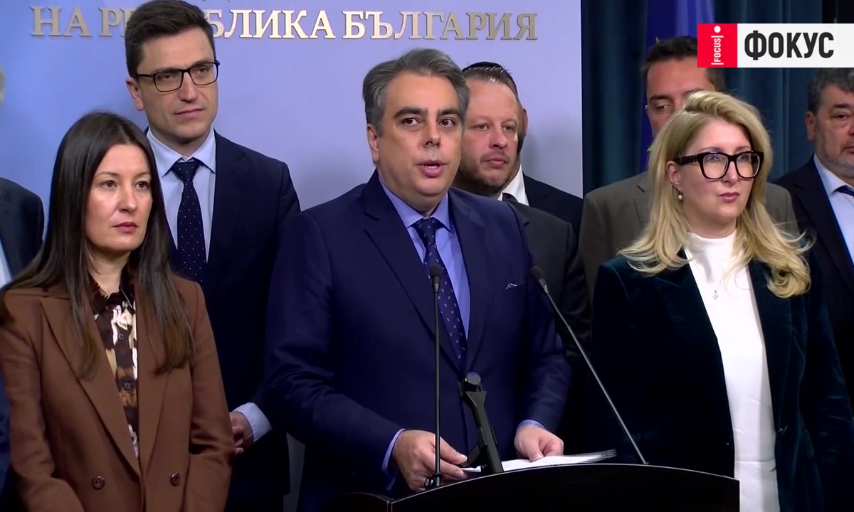 Асен Василев: Управляващите крият Бюджет 2027 и документите за помилванията