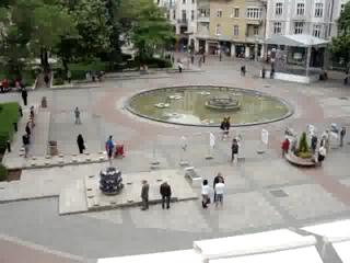 Главната застина и замлъкна в чест на Ботев и героите