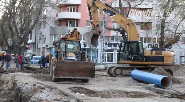 Спукан газопровод, положението е напечено, миризмата ужасна!