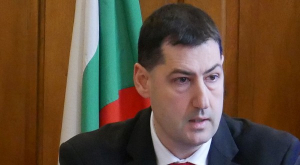 Кметът за паветата по "Отец Паисий": Истерия!