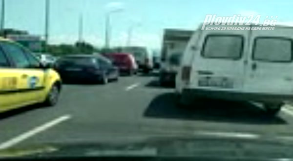Пак затварят част от "Шести септември", пловдивчанин буквално изригна срещу "Щрабаг"