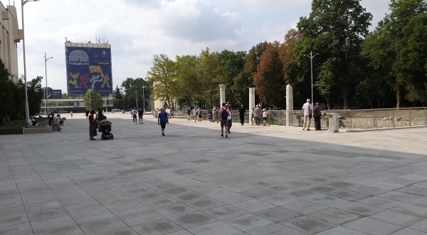 Махнаха оградите! Вижте преобразения централен площад на Пловдив!