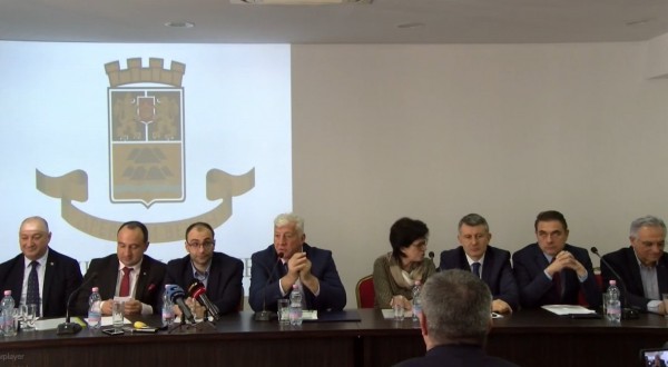 Кметът и деветимата му заместници отчетоха 100 дни управление