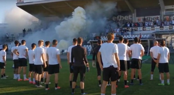 Феновете на Локомотив подкрепиха отбора преди финала с ЦСКА-София