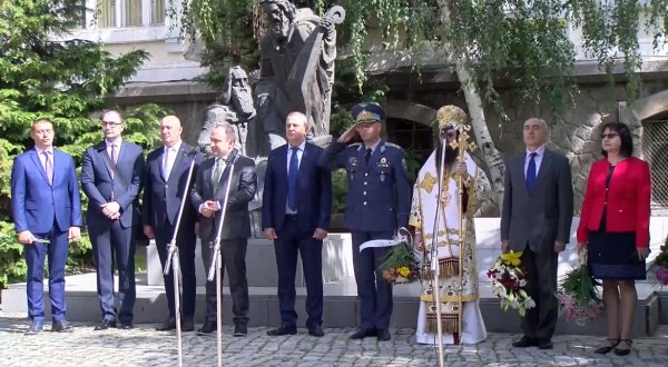 Празнична литургия в храм 