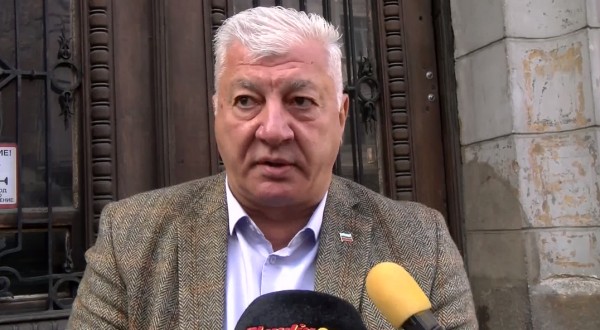 Кметът прави обиколка в сградата на БНБ на ул. "Райко Даскалов