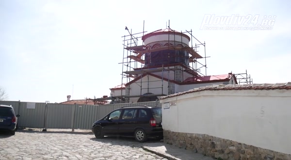 Новият православен храм на върха на Трихълмието пред завършване