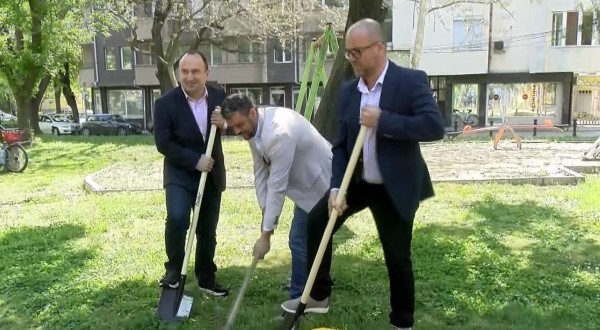 Започна обновяване на пл."Житен пазар"