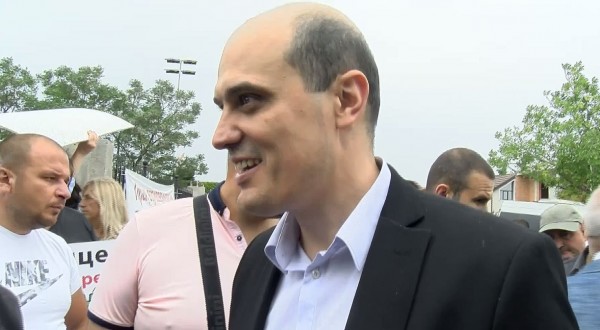 Протестиращи наобиколиха заместник-министър в Белащица