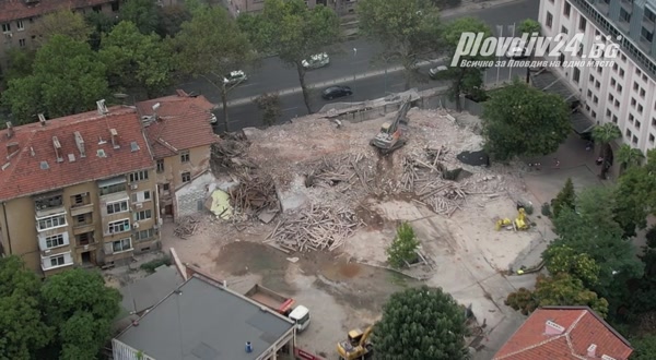 Това остана от бутнатия склад на Сточна гара в Пловдив