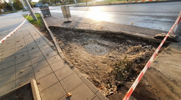Защо се бави ремонтът в кв. "Гладно поле"?