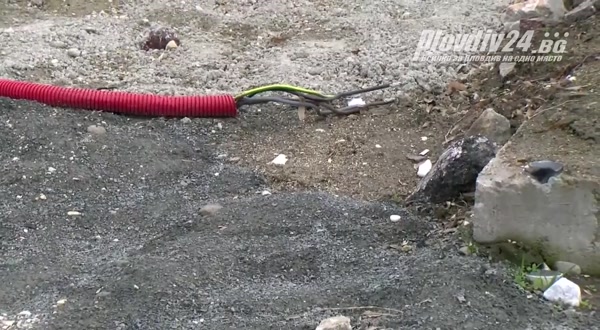 Кога ще възстановят дупката от пробива при Водната палата?