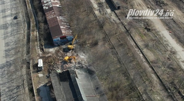 Вижте от дрон какво правят на Сточна гара